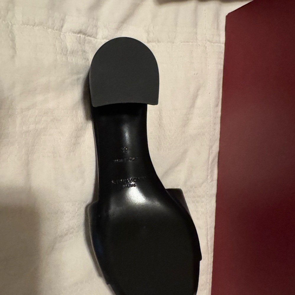 NEW Givenchy Black Women leather mules in size 39 - Picture 3 of 6